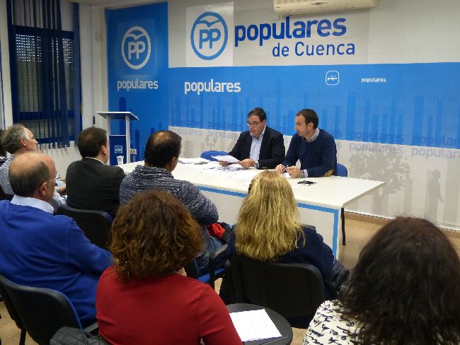 El PP exige la dimisión del gerente del Hospital ‘Virgen de la Luz’ por “su nefasta gestión” del cierre del IVO y “enviar pacientes oncológicos para su tratamiento diario a Valencia”