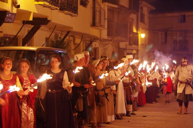 El grupo de teatro Los Alvaros y la cena medieval protagonistas este viernes en la alvarada