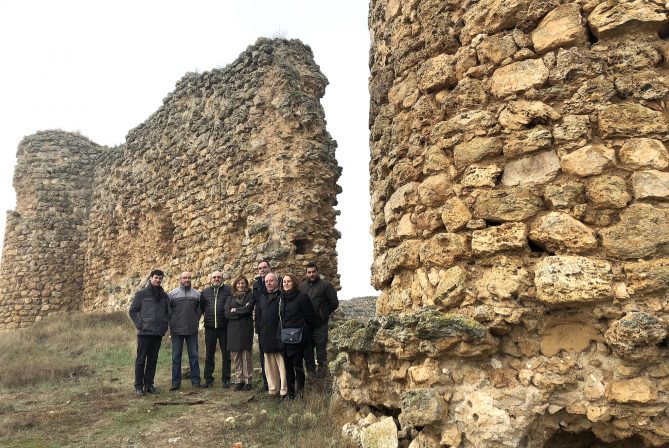 La Villa de Fuentes acogió este fin de semana una jornada de divulgación de las propiedades alimenticias y médicas de la miel de la comarca.