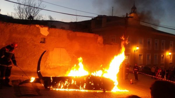 Buen tiempo y buen ambiente festivo en el Carnaval de Huete