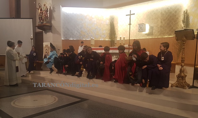 La celebración de la Cena del Señor solemne en el templo parroquial de San Víctor y Santa Corona