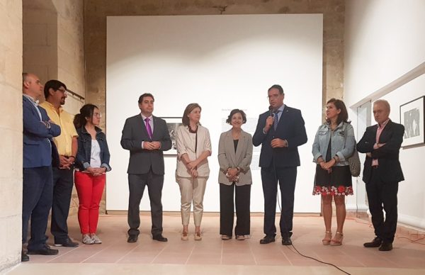 Prieto subraya la importancia de que Huete vuelva a ser sede de PHotoEspaña con la exposición de Carlos Saura