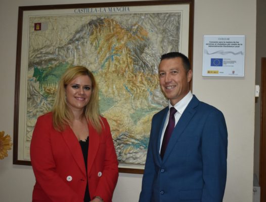 El Gobierno regional y el Ayuntamiento de Campos del Paraíso abordan las necesidades en materia de carreteras y agua