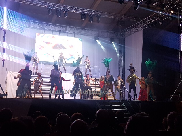 El espectáculo de variedades reunía anoche en el Centro Escénico San Isidro de Tarancón a más de 2.000 personas