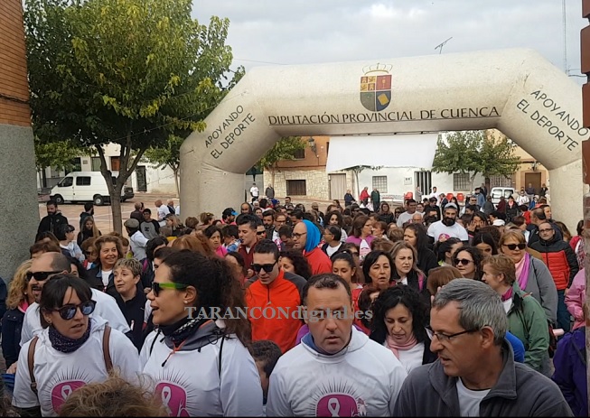 Unas 800 personas han participado en la V Marcha solidaria contra el cáncer de mama en Belinchón