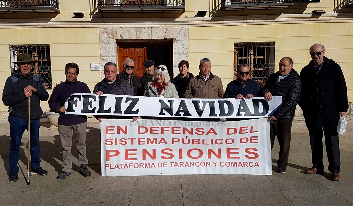Vigésimo «Viernes al Sol» esta mañana a las puertas del Ayuntamiento de Tarancón