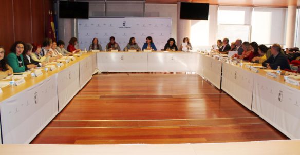 El Consjeo de las Mujeres incide en la importancia de concienciar a la sociedad de la violencia de género