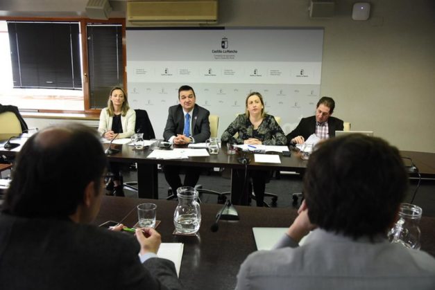 La Fundación Tierra de Viñedos seguirá defendiendo al sector vitivinícola promocionando la cultura del vino y con misiones directas e inversas para la exportación del producto