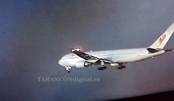 Aterriza felizmente en el Aeropuerto Adolfo Suarez el avión canadiense que ha sobrevolado Tarancón durante la tarde