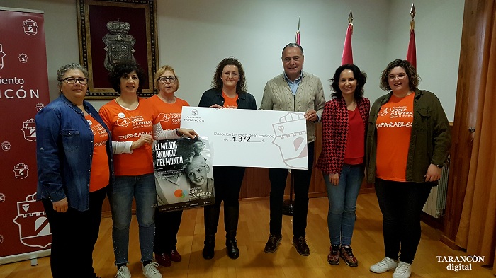 La Fundación Josep Carreras de Tarancón ha recibido esta tarde 1.372 euros del Concierto Solidario»Navidad Cantaora»