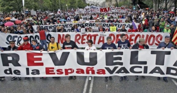 Blindar los derechos fundamentales, de las personas que viven en las zonas despobladas de Castilla-La Mancha.