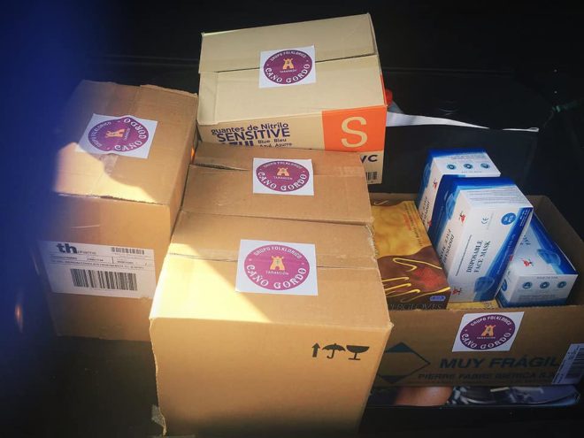 El grupo folklórico «Caño Gordo» de Tarancón realiza una donación de 1.000 unidades de material de protección
