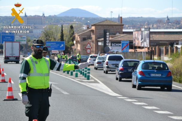 La Guardia Civil detiene al conductor de un vehículo como autor de tres delitos contra la seguridad vial