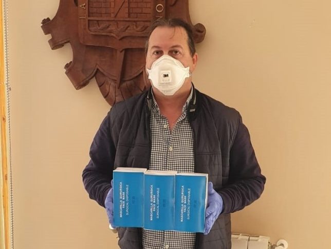 Los trabajadores de la Piscina de Tarancón adquieren a título personal material sanitario que entregan al consistorio