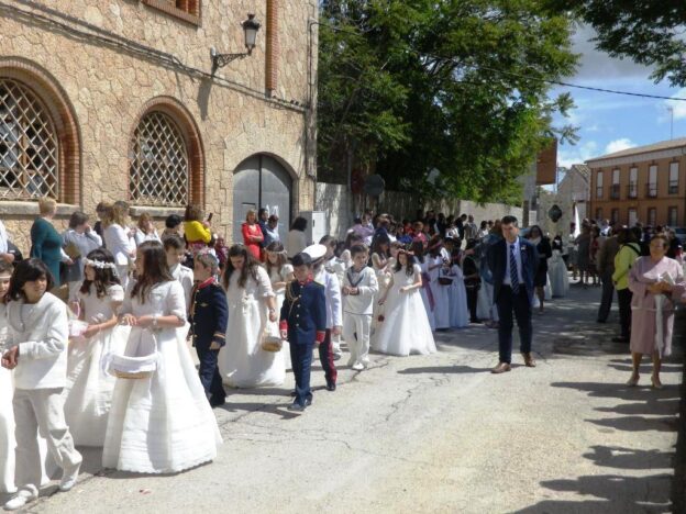 Con el inicio de la “nueva normalidad” las Parroquias de Tarancón, preparan la campaña de Primera Comunión dirigida a los niños y niñas que se han estado preparado para recibir el Sacramento