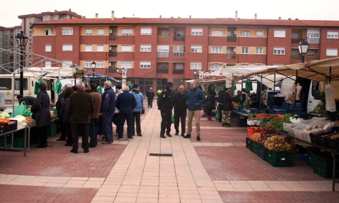 El Ayuntamiento de Tarancón amplía el espacio del mercadillo para adaptarlo a la nueva normativa