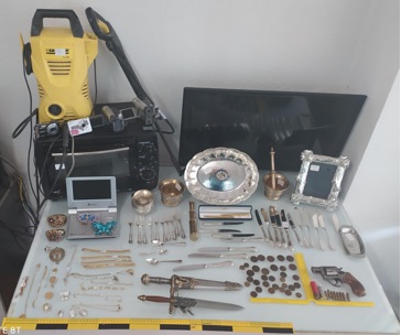 La Guardia Civil ha detenido tres personas tras ser sorprendidas robando en el interior de una vivienda de Seseña