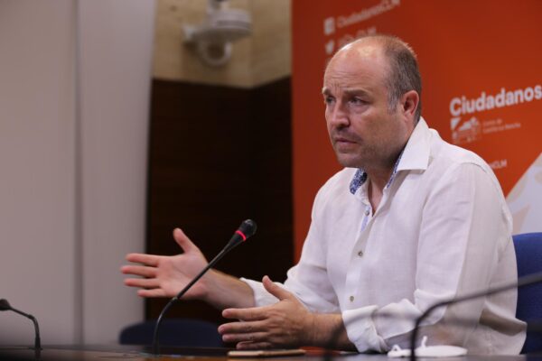Cs denuncia su malestar por la intención del PP de reventar el trabajo parlamentario