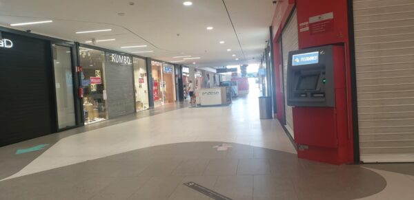 Trabajadores de grandes almacenes de CLM trasladan su indignación a UGT por trabajar los últimos domingos a pesar del vacío en los centros comerciales