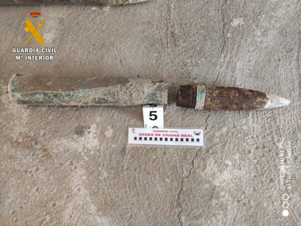 La Guardia Civil ha desactivado doce proyectiles de artillería en Méntrida