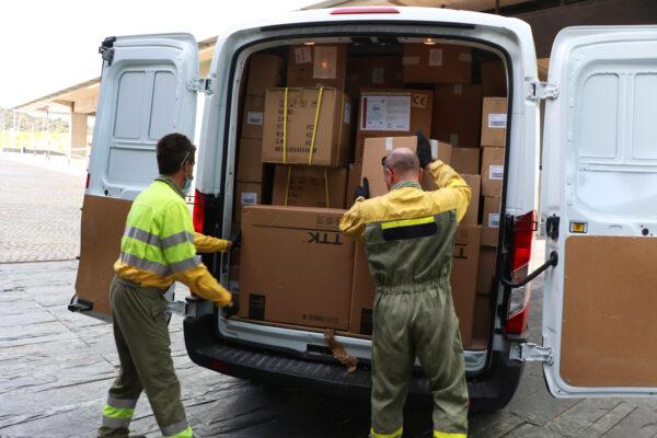 Castilla-La Mancha ha distribuido esta semana una nueva remesa con más de 584.000 artículos de protección para los profesionales sanitarios