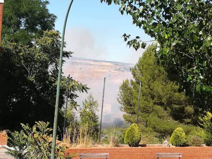 Nuevo incendio como consecuencia de la “maleza” seca en los aledaños al casco urbano, afortunadamente sofocado rápidamente sin tener que lamentar daños personales