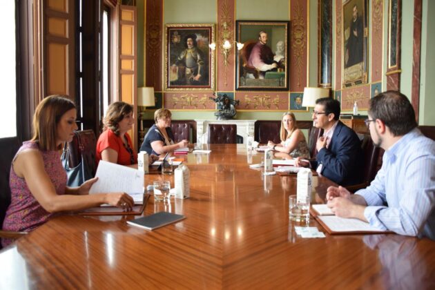 Castilla-La Mancha potenciará la atracción de visitantes a través de la señalización de los recursos turísticos de la región