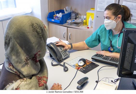 Castilla-La Mancha recupera el servicio de interpretación telefónica y traducción simultánea multilingüe en el ámbito sanitario