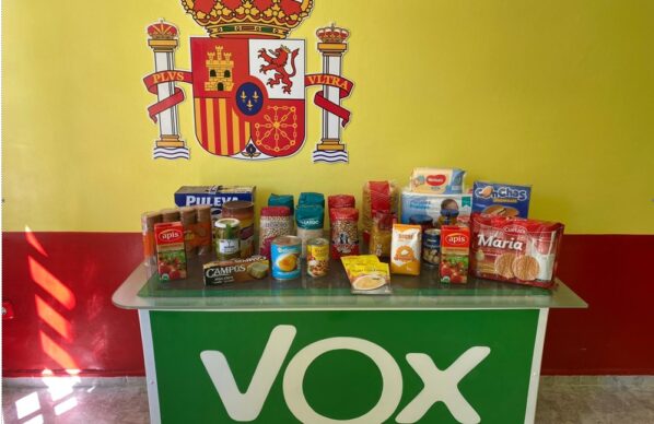 Vox Tarancón realiza una donación de alimentos a Cáritas