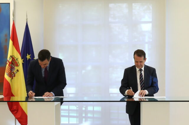 Pedro Sánchez firma el acuerdo con la FEMP para impulsar el papel de los ayuntamientos en la reconstrucción social y económica