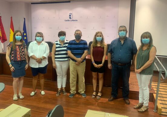 Junta, Ayuntamiento de Cuenca y Diputación Provincial entregan material de protección a las asociaciones sociosanitarias de la provincia
