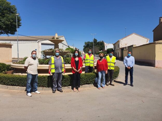 La Junta ha facilitado la contratación de 13 personas a través del Plan de Empleo en el municipio de San Clemente