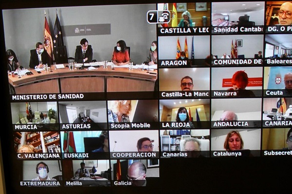 El Ministerio de Sanidad y las CCAA acuerdan por unanimidad actuaciones coordinadas para controlar la transmisión de la COVID-19