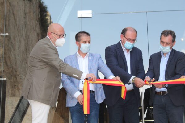El delegado del Gobierno en Castilla-La Mancha reivindica el castillo de Almansa como imagen y símbolo del municipio en la inauguración tras las obras realizadas para su recuperación