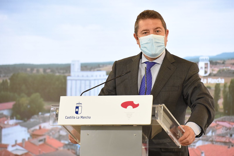 García-Page anuncia un “combate decidido, programado y sistematizado” contra la ocupación ilegal de viviendas y las “enormes mafias” que la sustentan