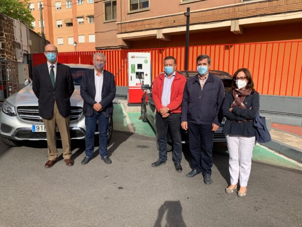 Castilla-La Mancha propicia la movilidad sostenible y apoya la puesta en servicio de la primera electrolinera ‘rápida’ en la ciudad de Cuenca