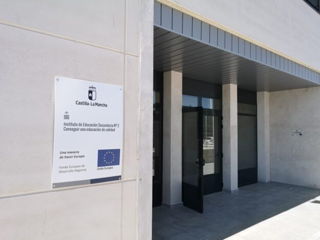 García-Page inaugura las viviendas de mayores en Torrubia del Campo, la primera fase del IESO ‘Luisa Sigea’ de Tarancón y visita las obras de la segunda fase del centro