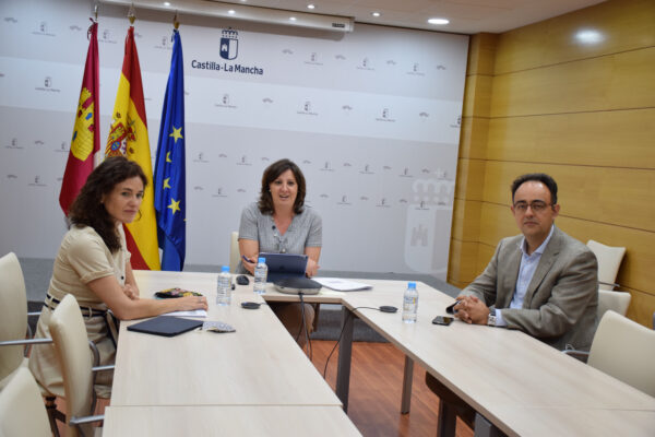 El Gobierno regional y la Inspección de Trabajo llevan a cabo una campaña conjunta de control de la prevención del COVID en centros de trabajo