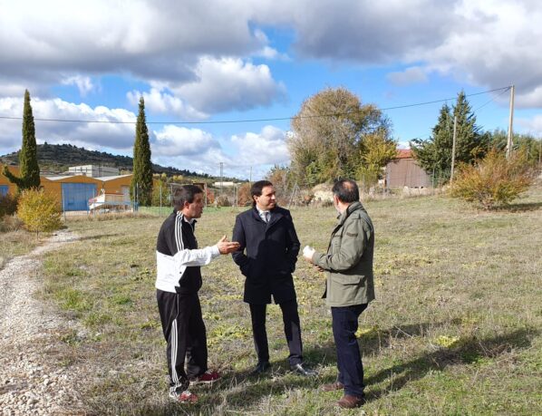 El Ayuntamiento de Priego cede a la Diputación los terrenos para la construcción del parque de bomberos