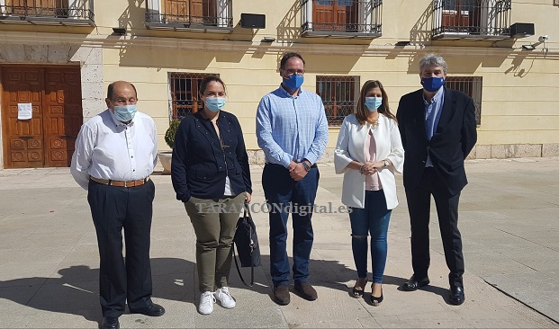 La secretaria general del PP en Castilla La Mancha Carolina Agudo ha visitado hoy Tarancón acompañada del presidente provincial Benjamín Prieto y el portavoz del PP José M. Salas