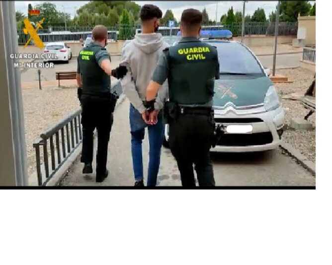 La Guardia Civil ha detenido en Lominchar a un hombre por delitos de lesiones, amenazas y robo con violencia e intimidación