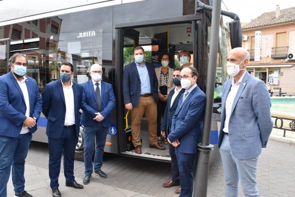 La Junta pone en marcha el primer autobús de líneas regulares interurbanas de Castilla-La Mancha propulsado a gas
