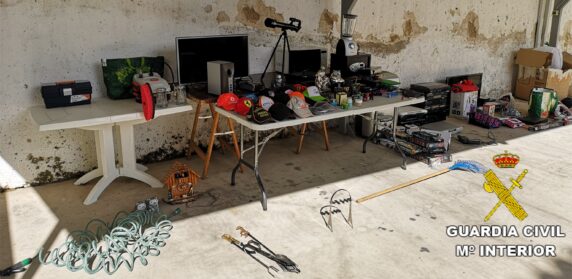 La Guardia Civil ha detenido a una persona, e investigado a otra, por  cuatro delitos de robo en viviendas de Cardiel de los Montes