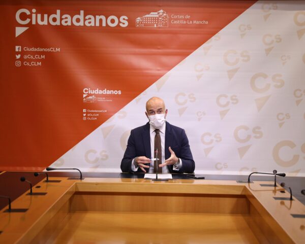 Cs acusa de inacción al Gobierno regional por permitir la ocupación ilegal de 88 viviendas en Puertollano, propiedad de GICAMAN