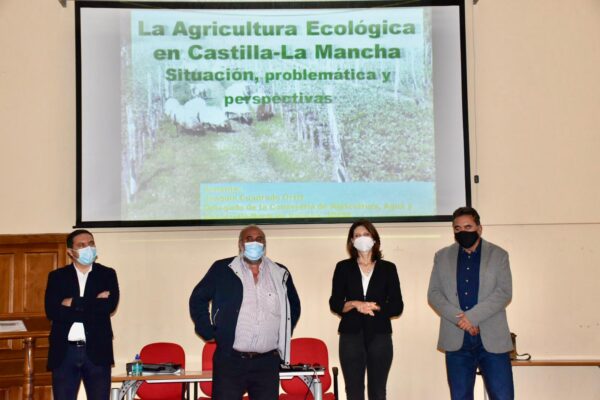 Martínez Chana ve en la agricultura ecológica “un valor añadido” para generar riqueza en la provincia de Cuenca