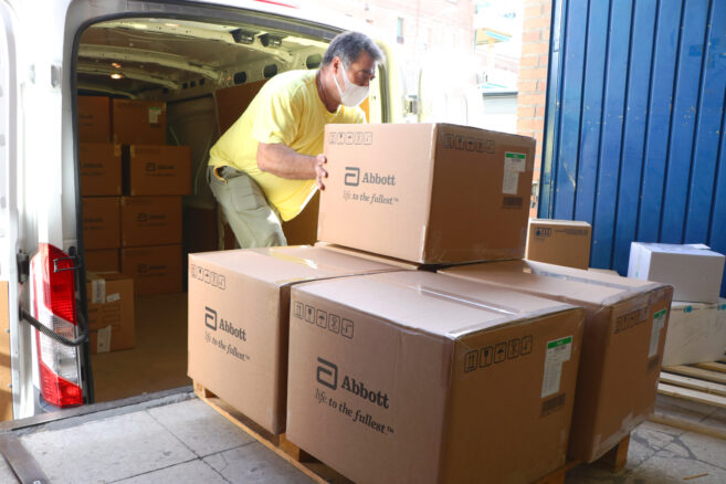 Castilla-La Mancha ha enviado esta semana más de medio millón de artículos de protección a los centros sanitarios