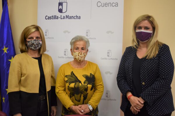El Gobierno regional agradece a las mujeres del municipio de Sotos su implicación y entrega en la elaboración de material sanitario