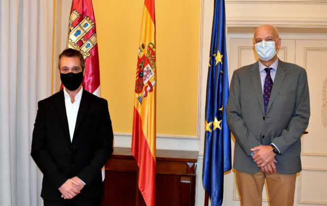 El subdelegado del Gobierno en Cuenca recibe al  nuevo director del Centro Penitenciario de Cuenca