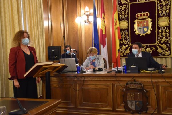 Martínez Chana da la bienvenida a Marta Tirado como nueva diputada provincial por el grupo Cuenca Nos Une