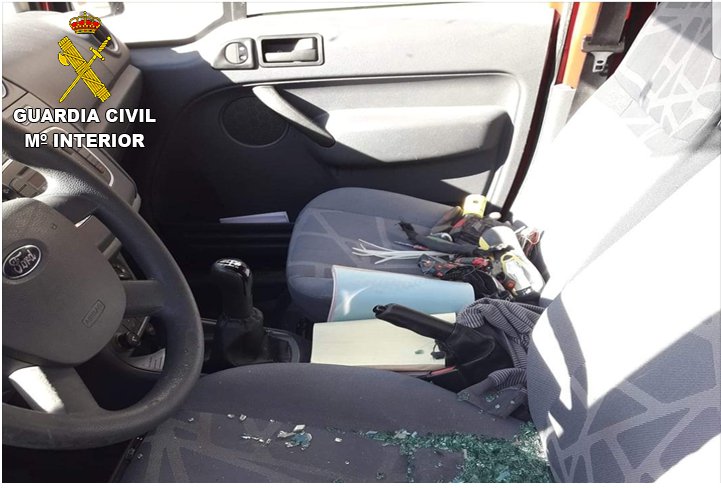 La Guardia Civil, con el apoyo de la Policía Local, ha detenido a cuatro personas por 26 delitos de robo